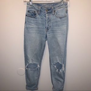 American Eagle Light Wash Jeans